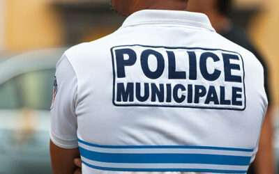 Équiper les policiers municipaux français de défibrillateurs